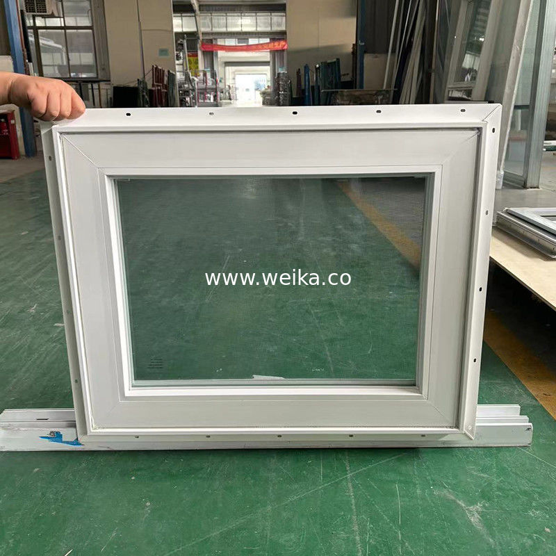 Janela toldo basculante superior de UPVC de grau ártico com manivela manual, ventilação à prova de tempestades e controle pronto para IA